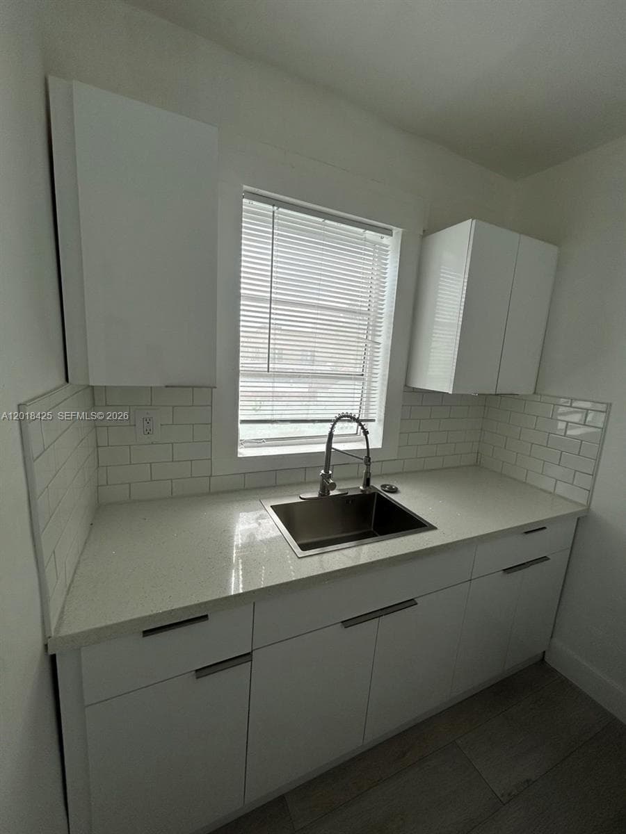 967 SW 5th St # 13, Miami, FL 33130 photo 4