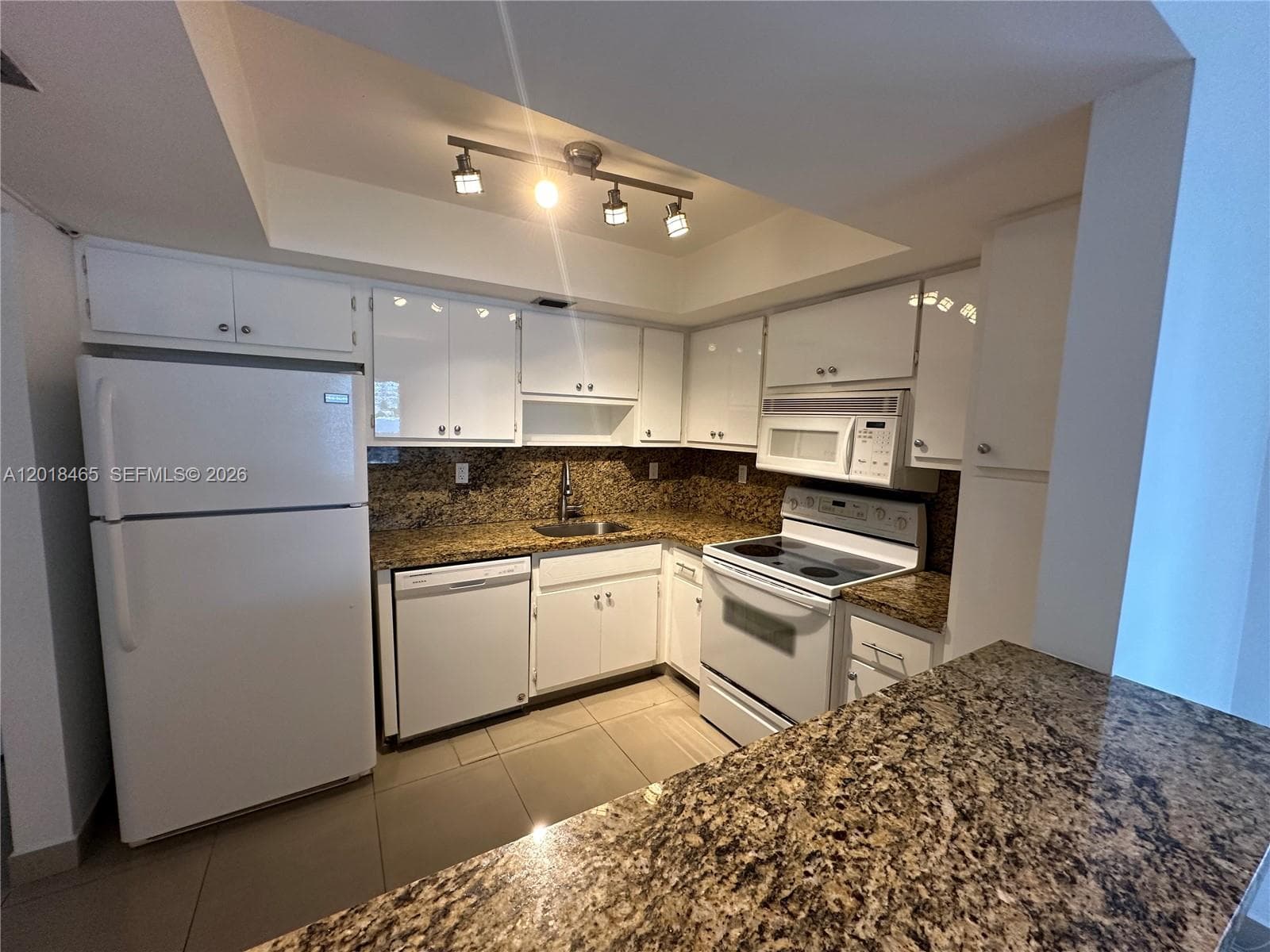 7118 Bonita Dr # 305, Miami Beach, FL 33141