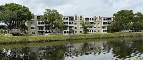 7815 Camino Real # i417, Miami, FL 33143