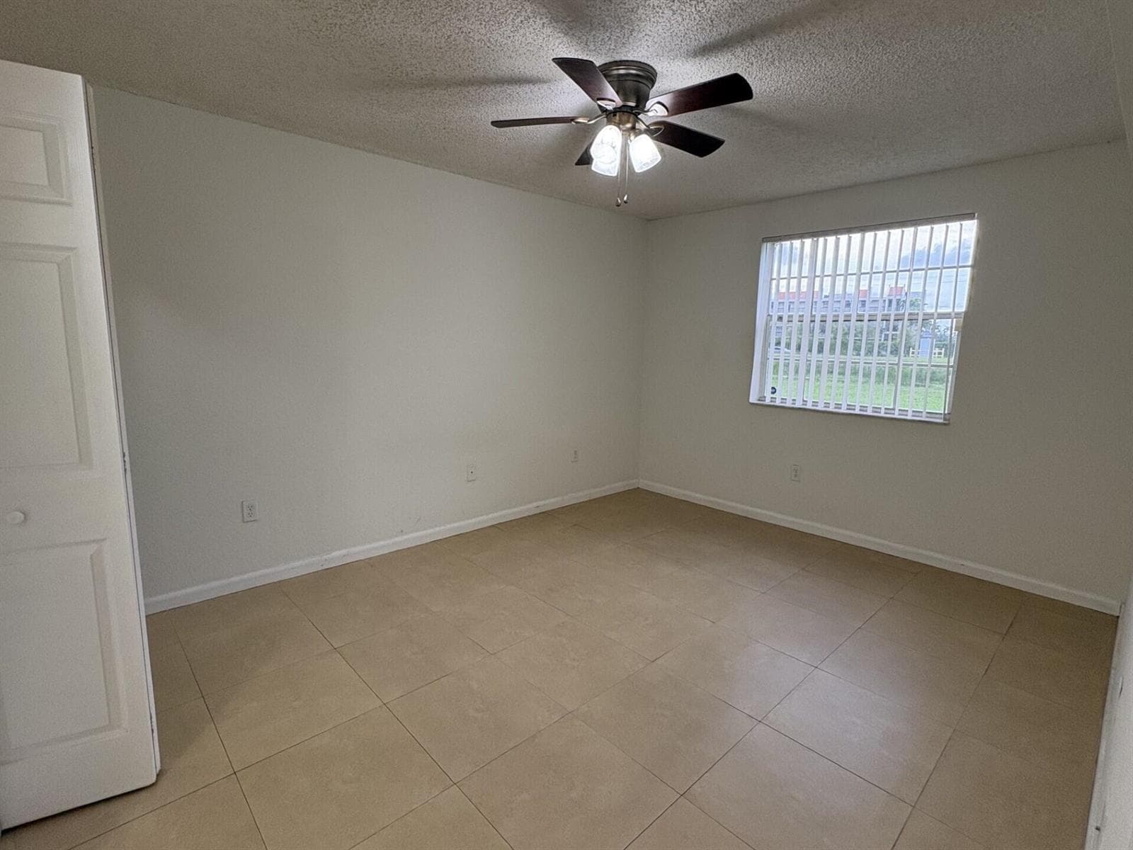 2841 N Oakland Forest Drive # 107, Oakland Park, FL 33309 photo 4
