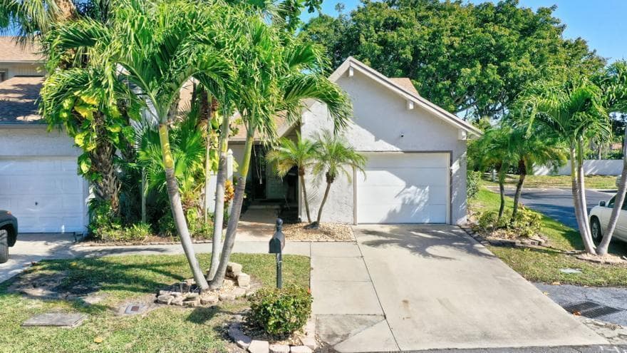 6660 Canary Palm Circle, Boca Raton, FL 33433 photo 2