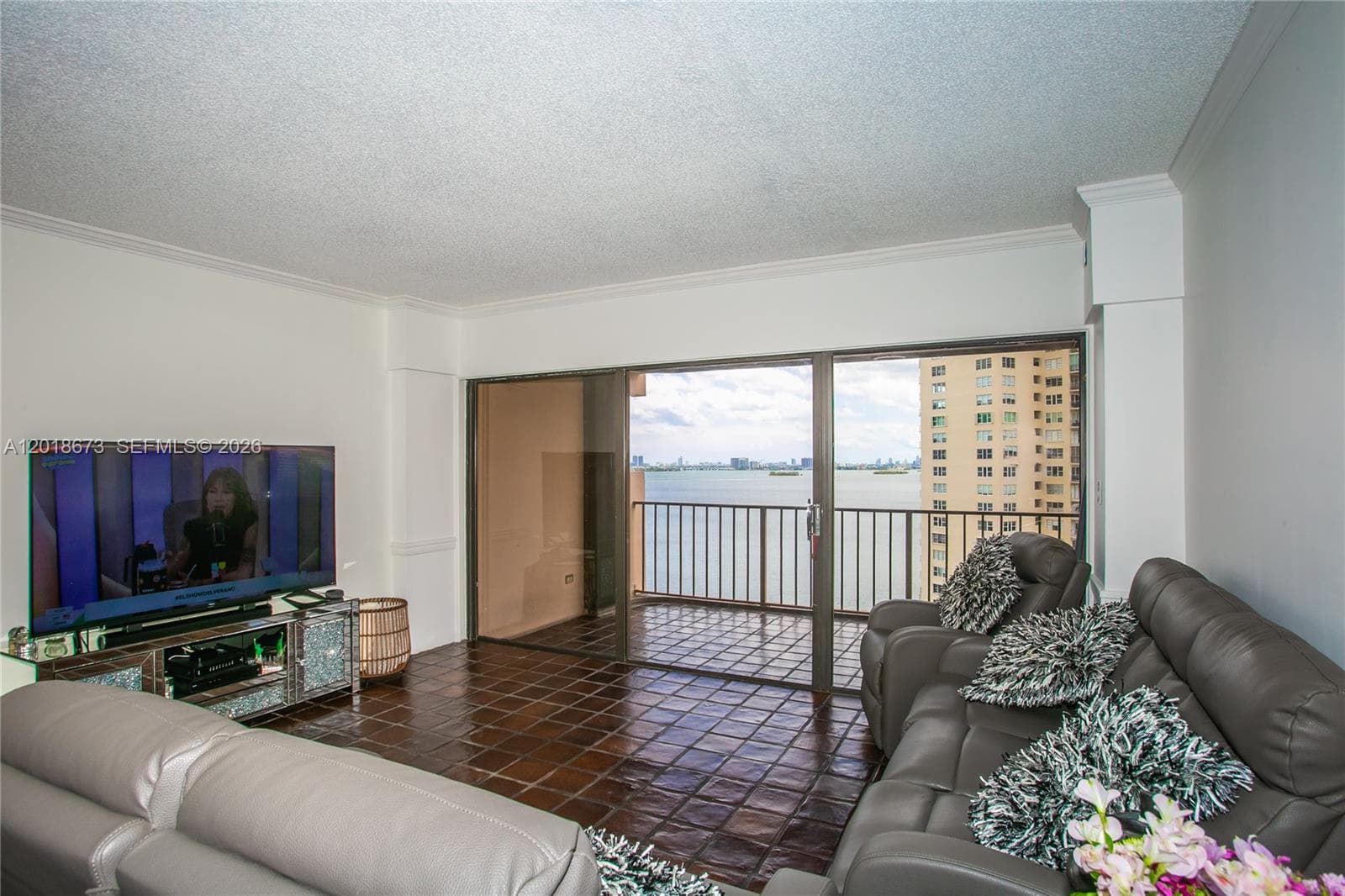 1800 NE 114th St # 1207, Miami, FL 33181 photo 2