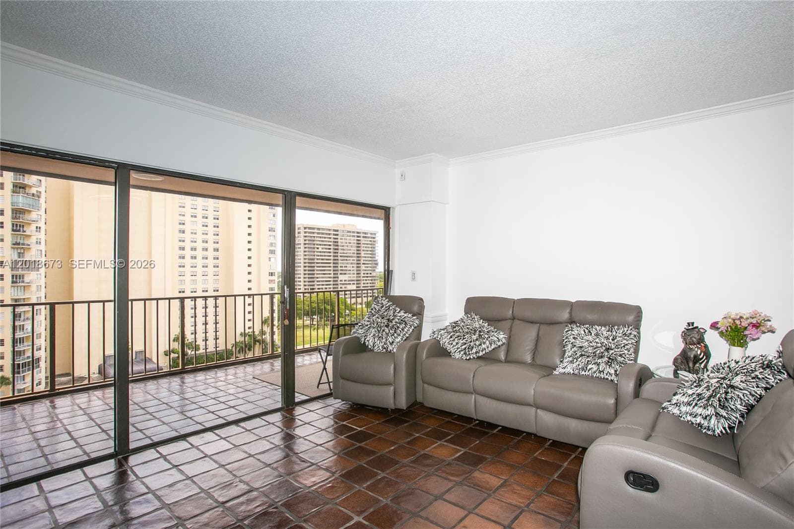 1800 NE 114th St # 1207, Miami, FL 33181 photo 3