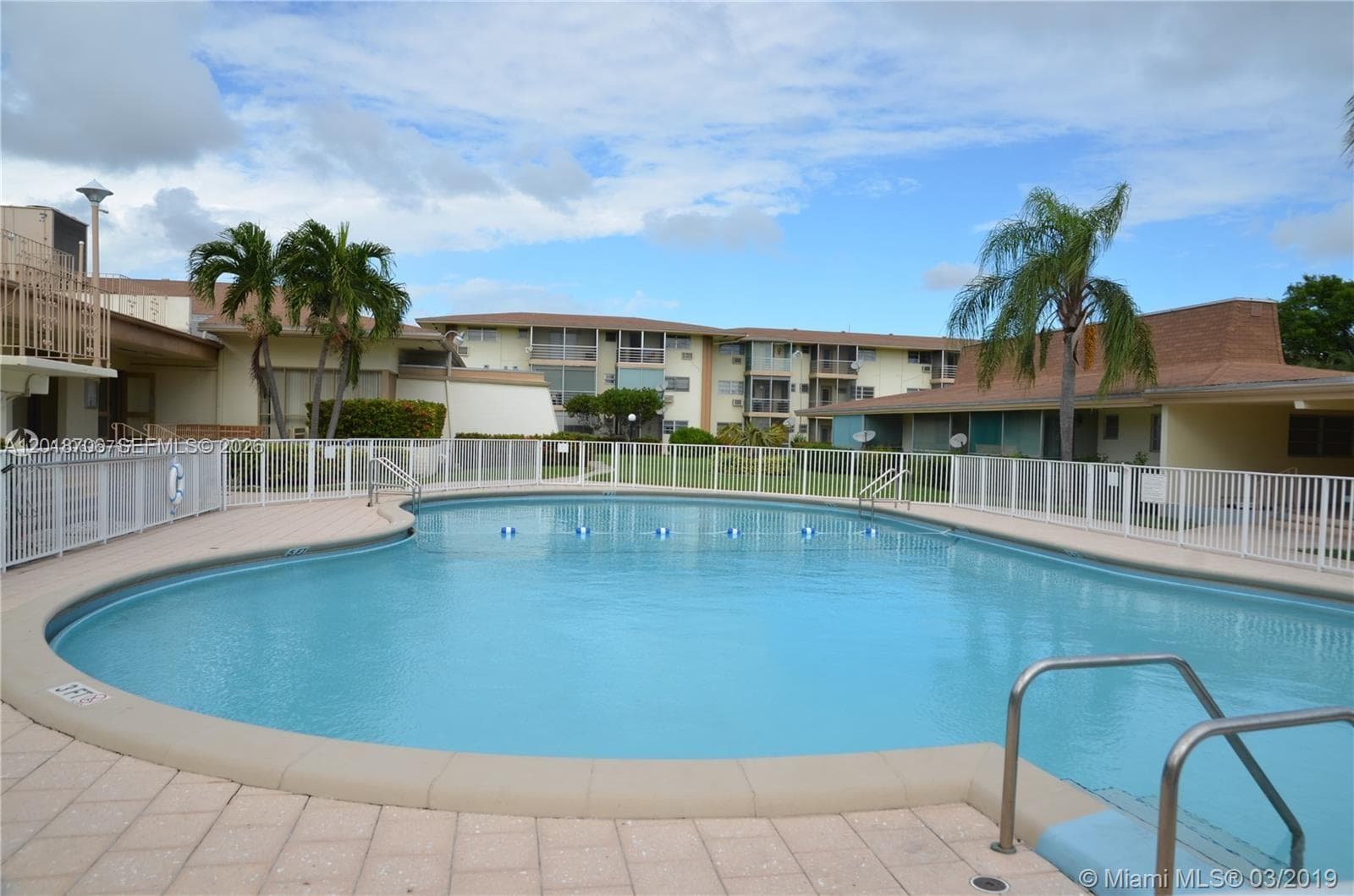 17090 NE 14th Ave # 312, North Miami Beach, FL 33162 photo 2