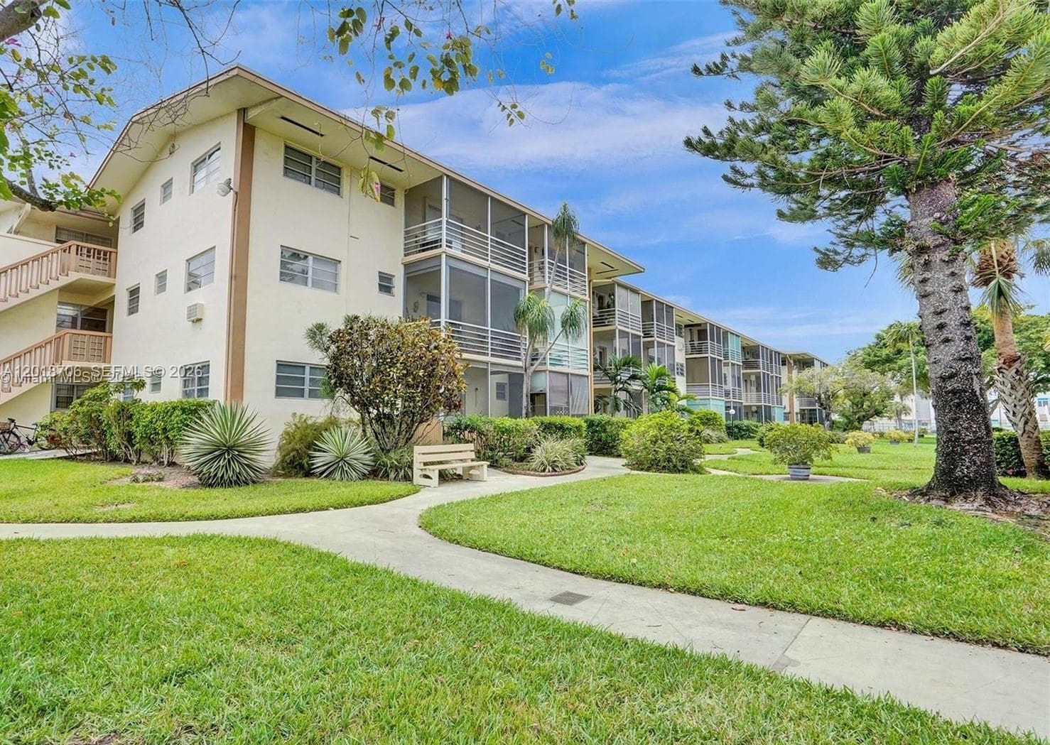 17090 NE 14th Ave # 312, North Miami Beach, FL 33162 photo 3