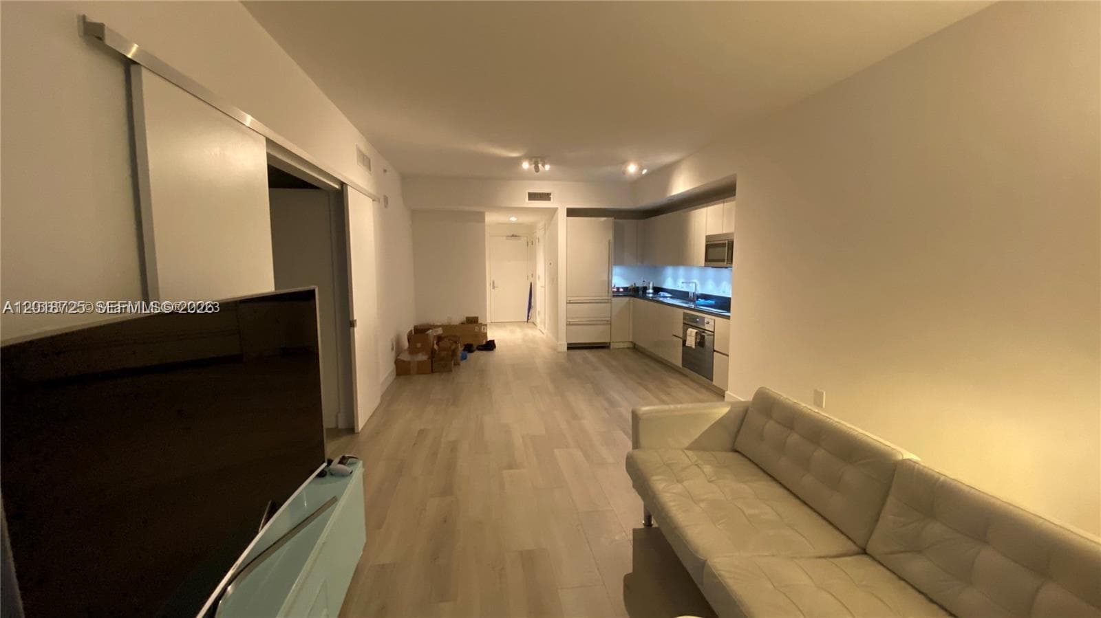 1010 Brickell Ave # 2208, Miami, FL 33131 photo 2