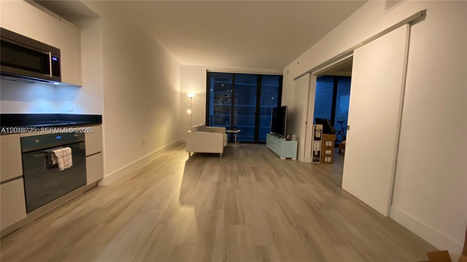 1010 Brickell Ave # 2208, Miami, FL 33131 photo 4