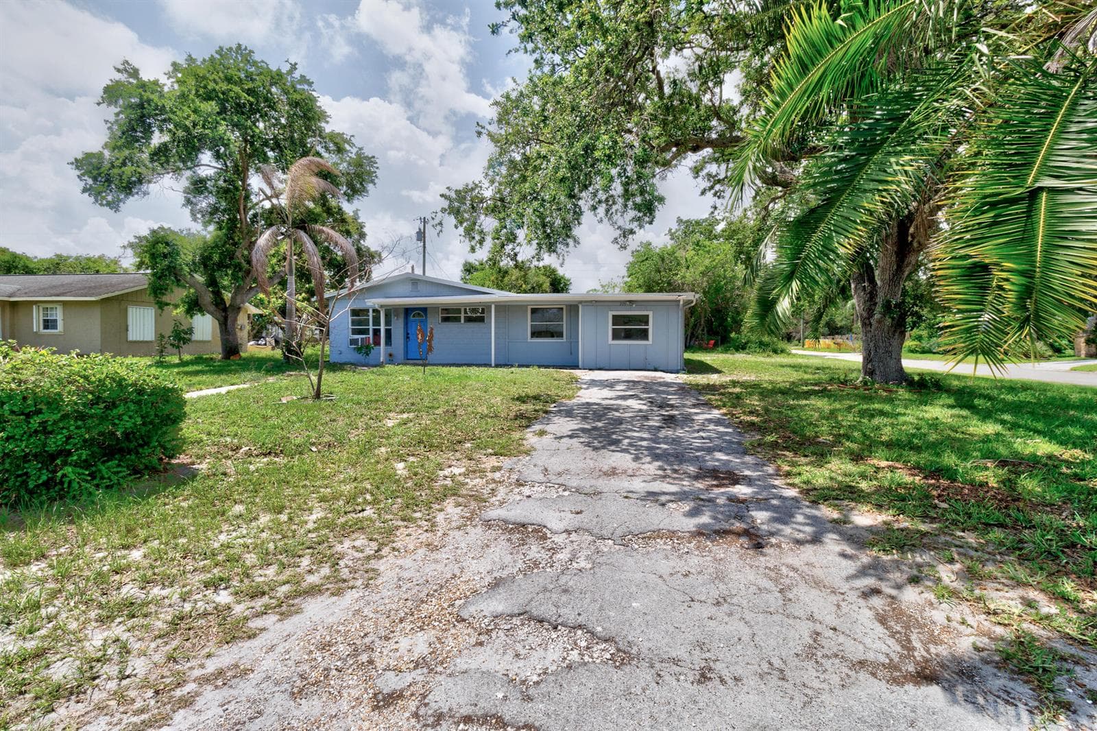 775 SW 4th Pl Place SW, Vero Beach, FL 32962 photo 2
