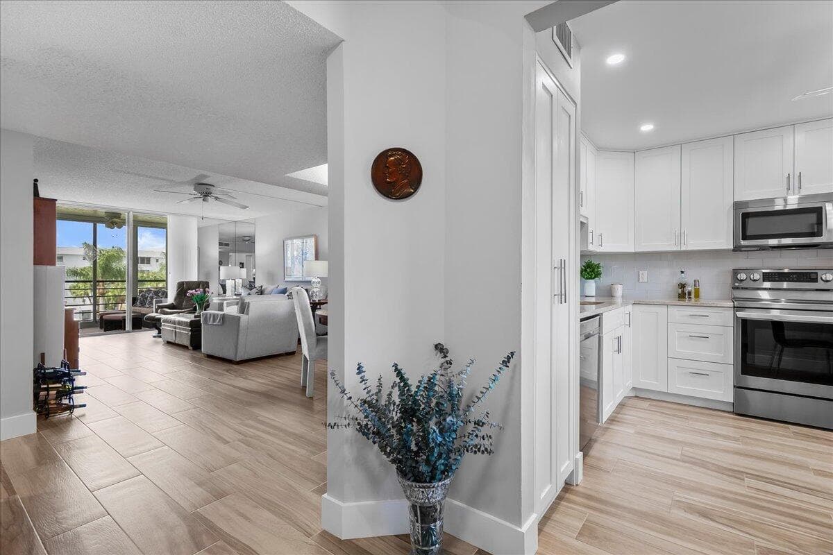 6698 10th Avenue N # 305, Lake Worth, FL 33461 photo 3