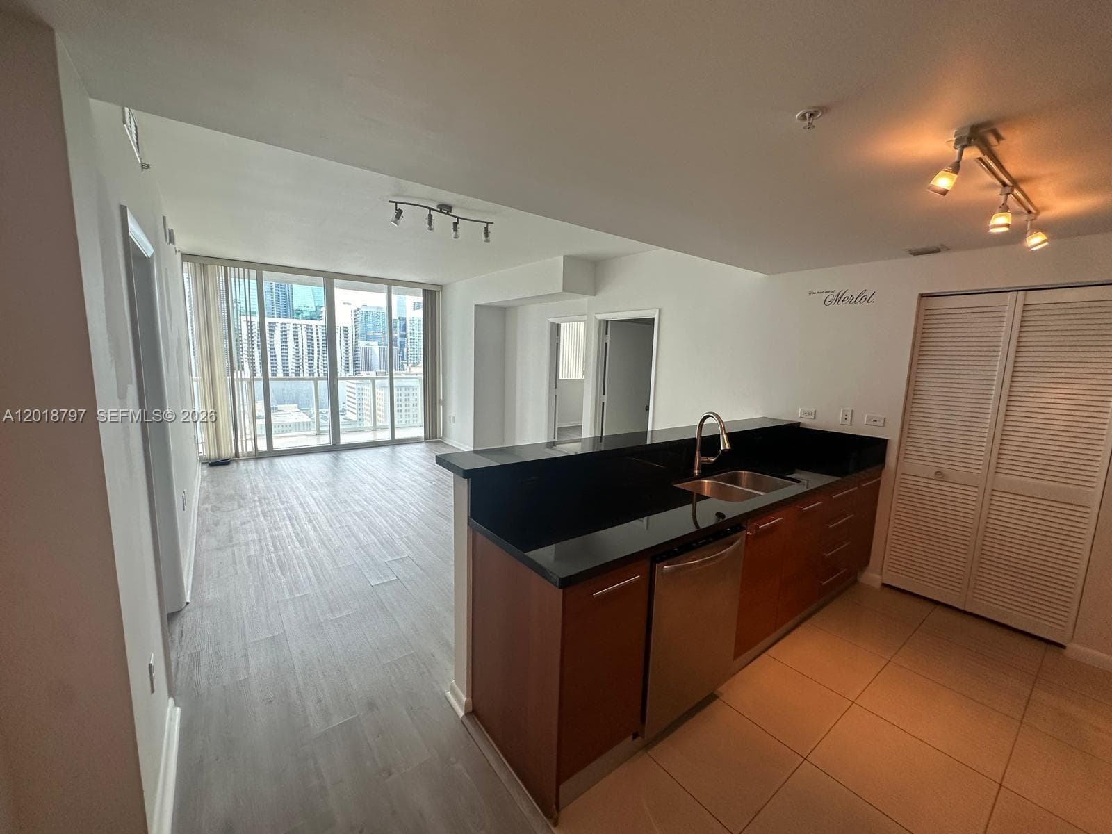 244 Biscayne Blvd # 1910, Miami, FL 33132 photo 2