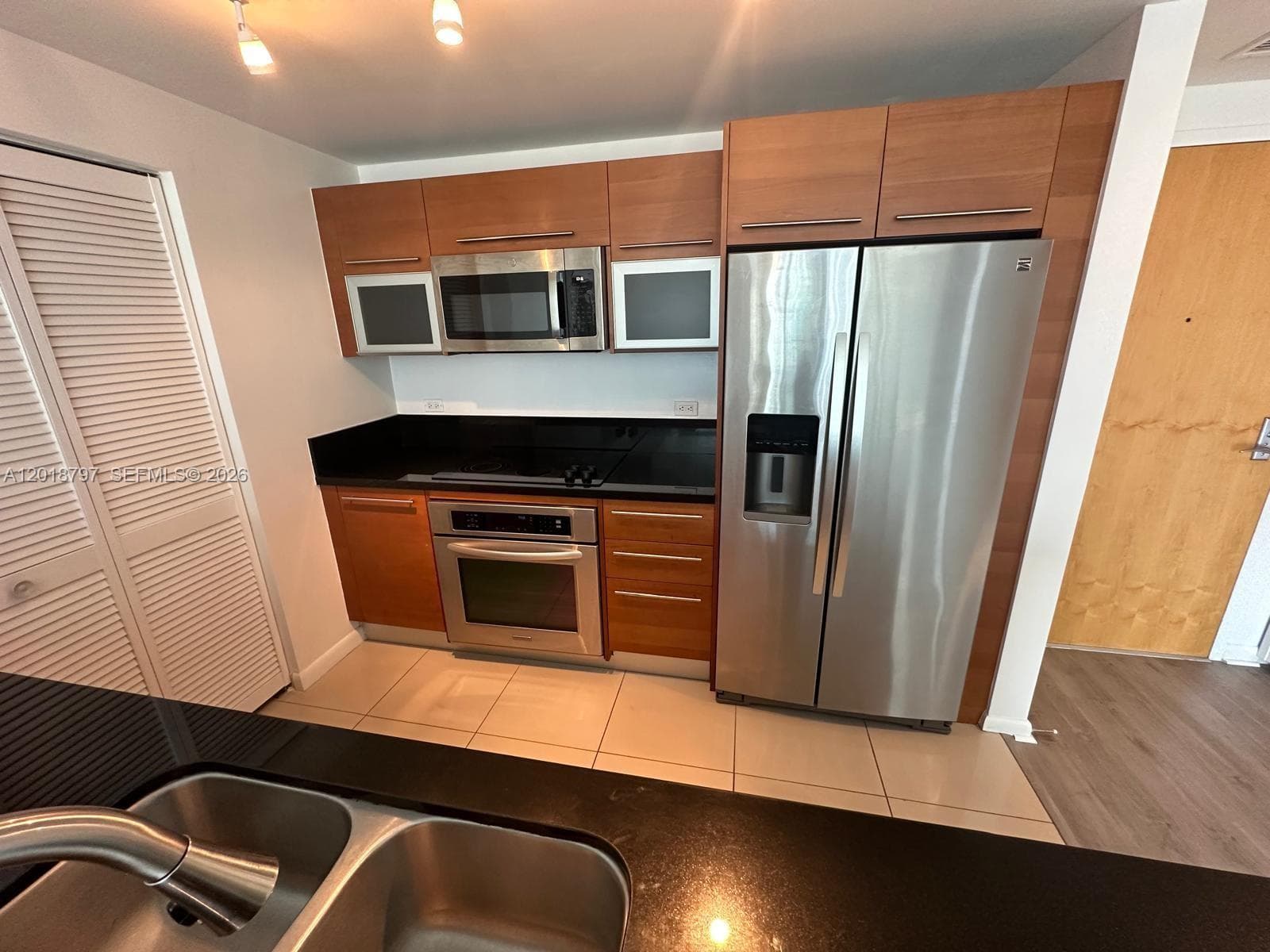 244 Biscayne Blvd # 1910, Miami, FL 33132 photo 4