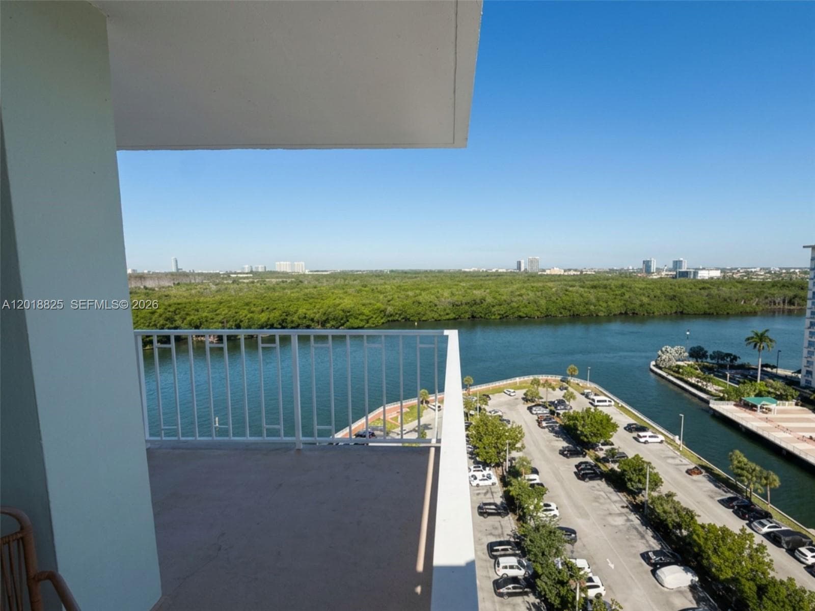 500 Bayview Dr # 1421, Sunny Isles Beach, FL 33160 photo 2