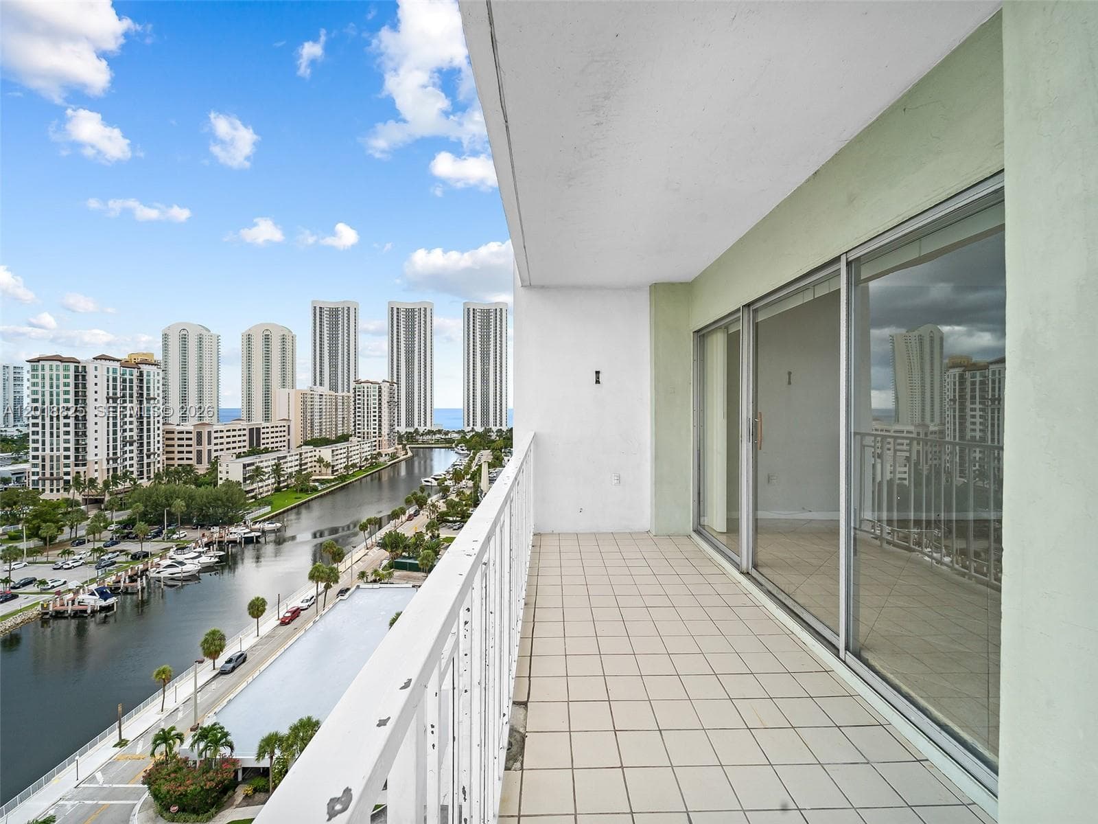 500 Bayview Dr # 1421, Sunny Isles Beach, FL 33160 photo 3