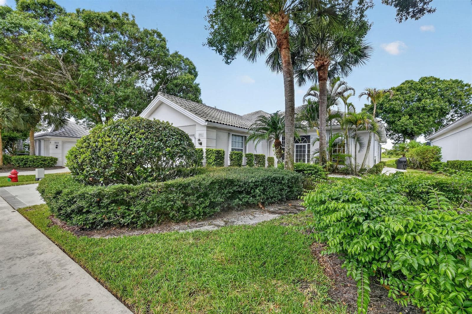 8081 SE Double Tree Drive, Hobe Sound, FL 33455 photo 2