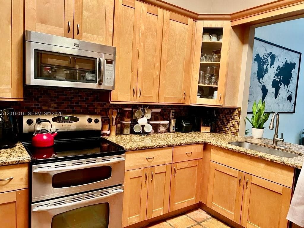 509 NE 199th Ln # 3A, Miami, FL 33179 photo 2