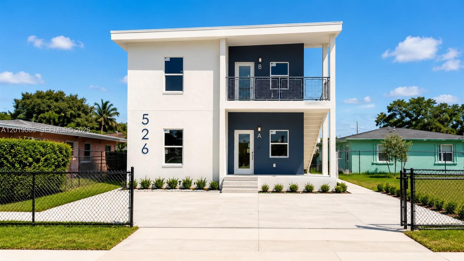 526 NW 6th St, Hallandale Beach, FL 33009 photo 2