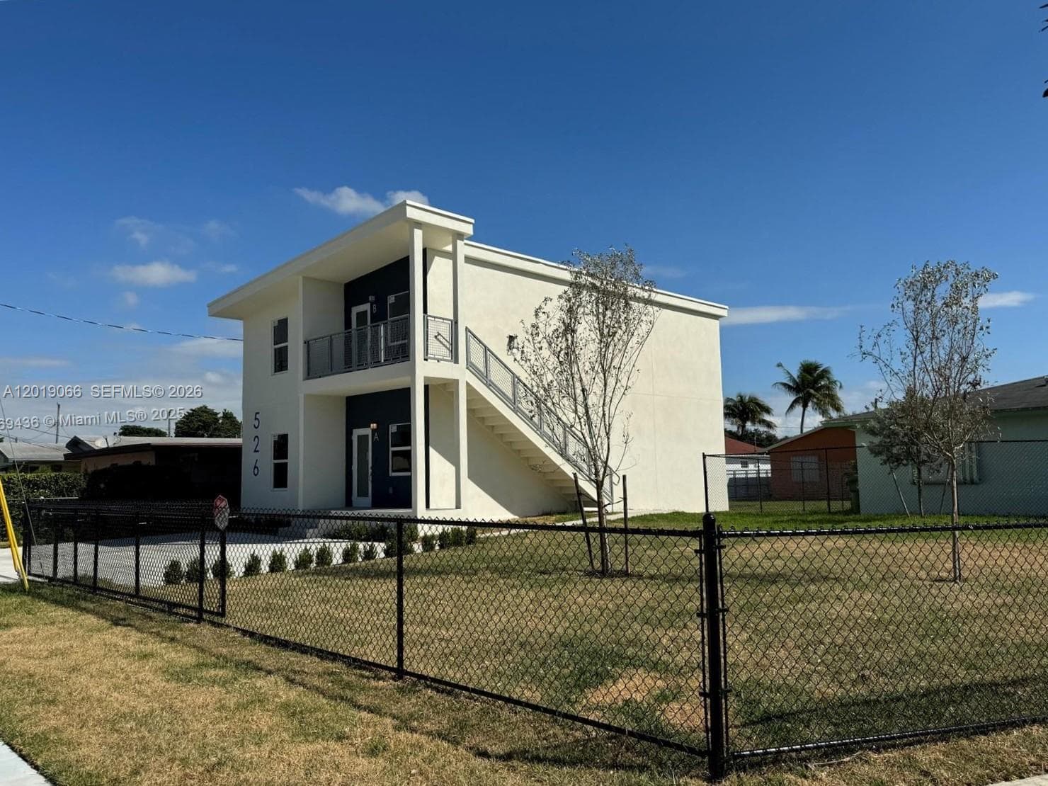 526 NW 6th St, Hallandale Beach, FL 33009 photo 5