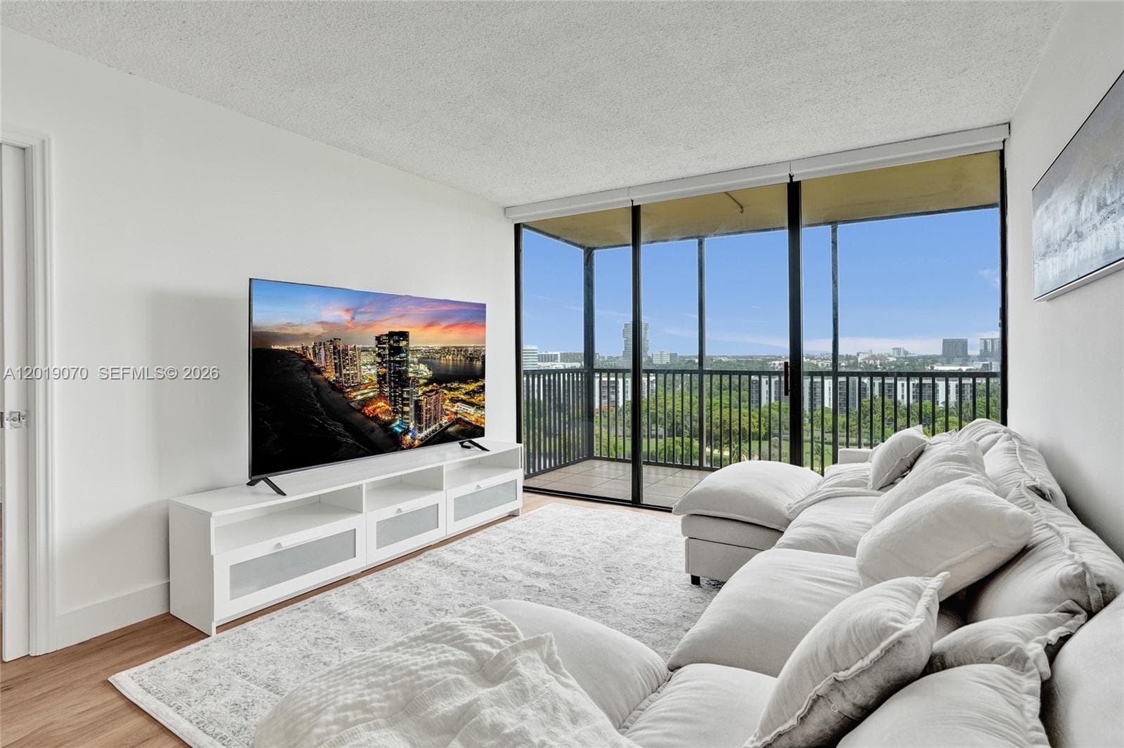 20379 W Country Club Dr # 1440, Aventura, FL 33180 photo 2