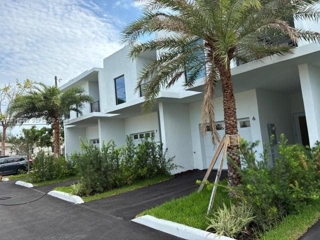 2511 Pierce St # 6, Hollywood, FL 33020 photo 2