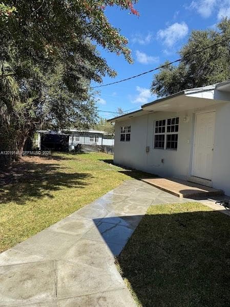 2345 NW 65th St, Miami, FL 33147 photo 2