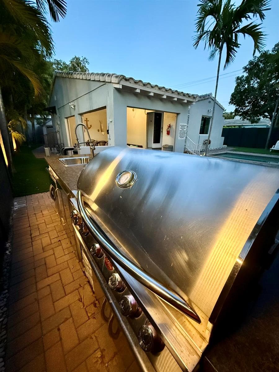 700 NE 17th Way, Fort Lauderdale, FL 33304 photo 4
