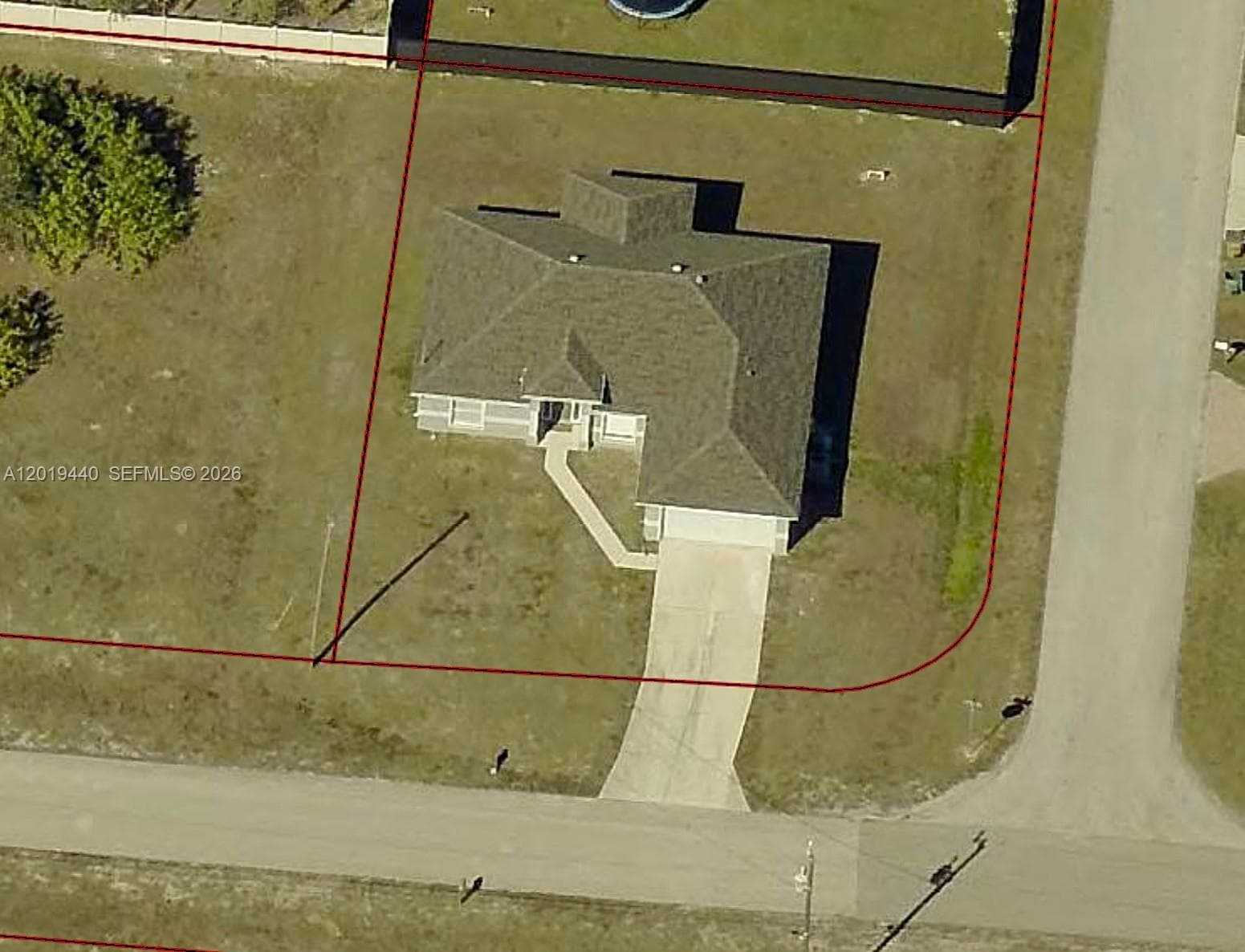409 NE 25th Ter, Cape Coral, FL 33909 photo 5