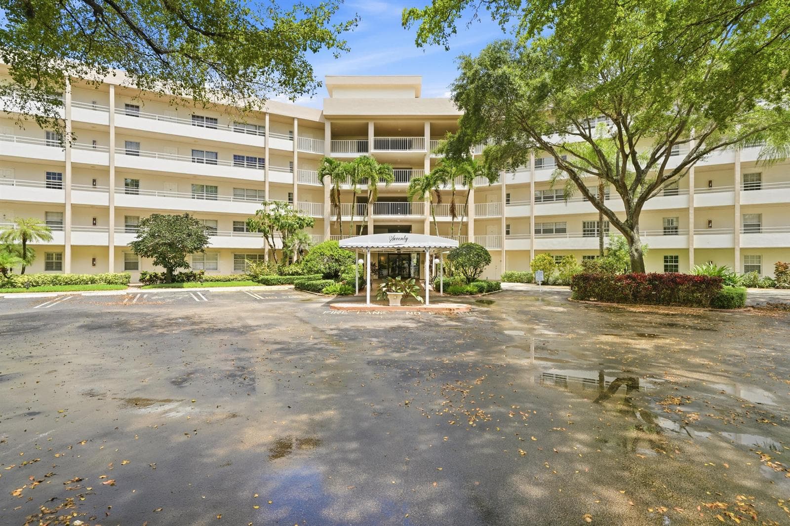 3800 Oaks Clubhouse Drive # 410, Pompano Beach, FL 33069 photo 2