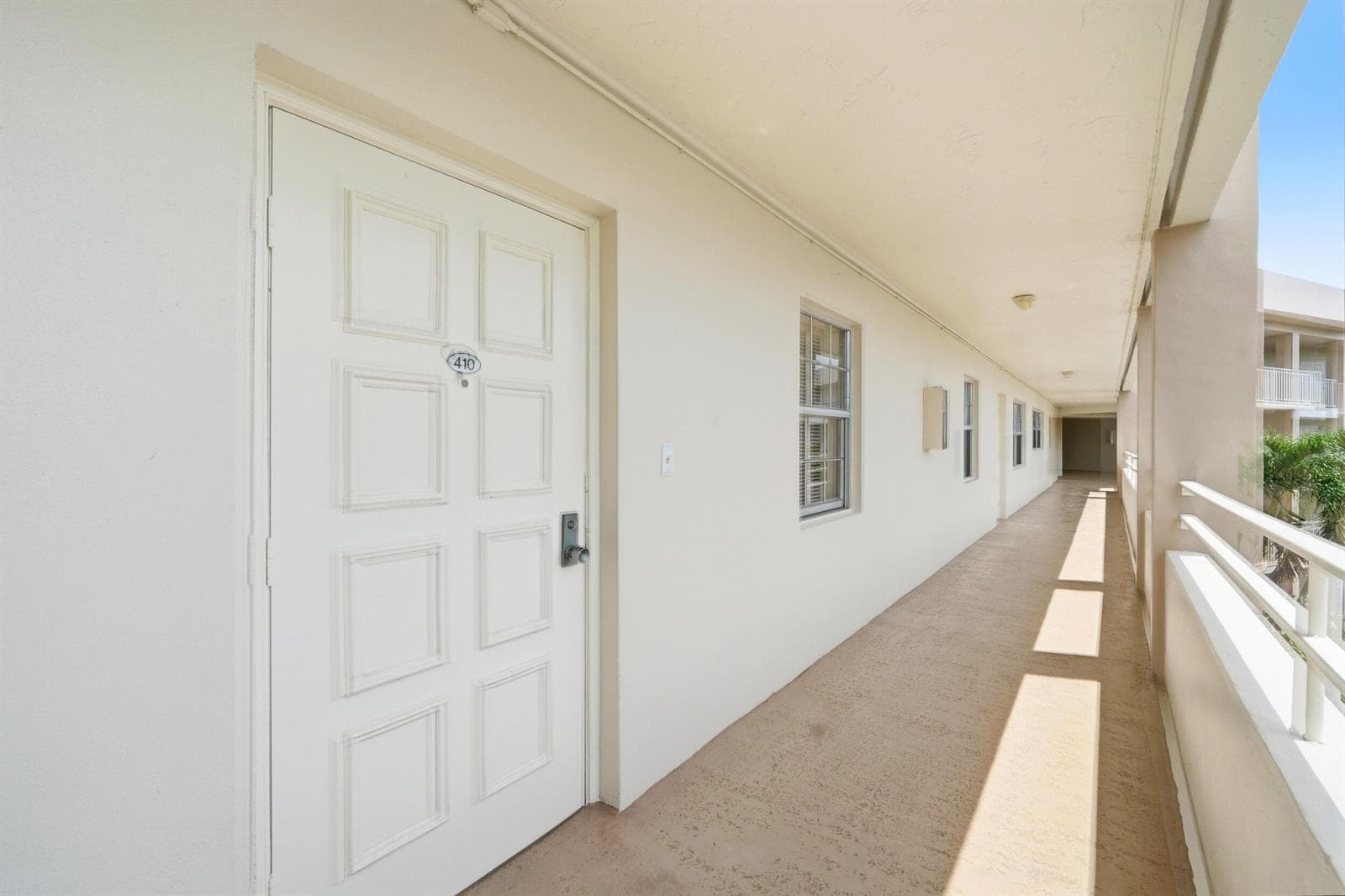 3800 Oaks Clubhouse Drive # 410, Pompano Beach, FL 33069 photo 4