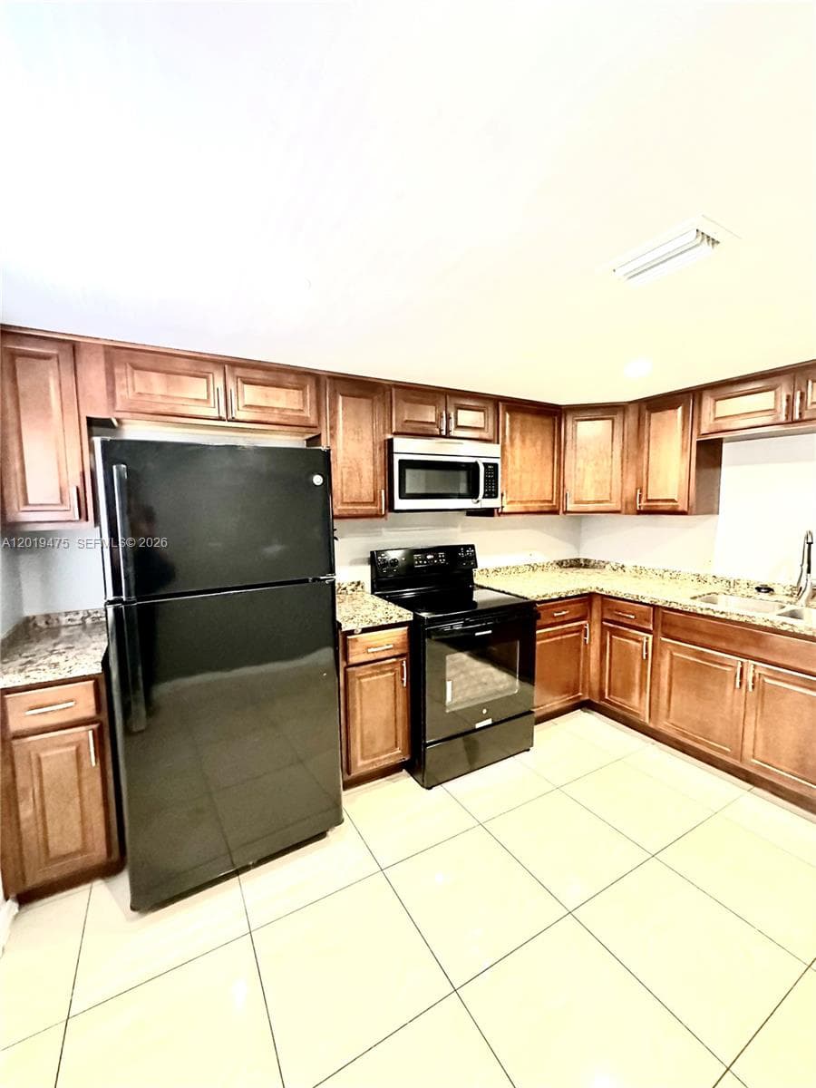 443 NE 195th St # 345, Miami, FL 33179 photo 3
