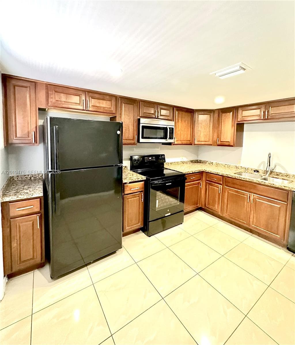 443 NE 195th St # 345, Miami, FL 33179 photo 5