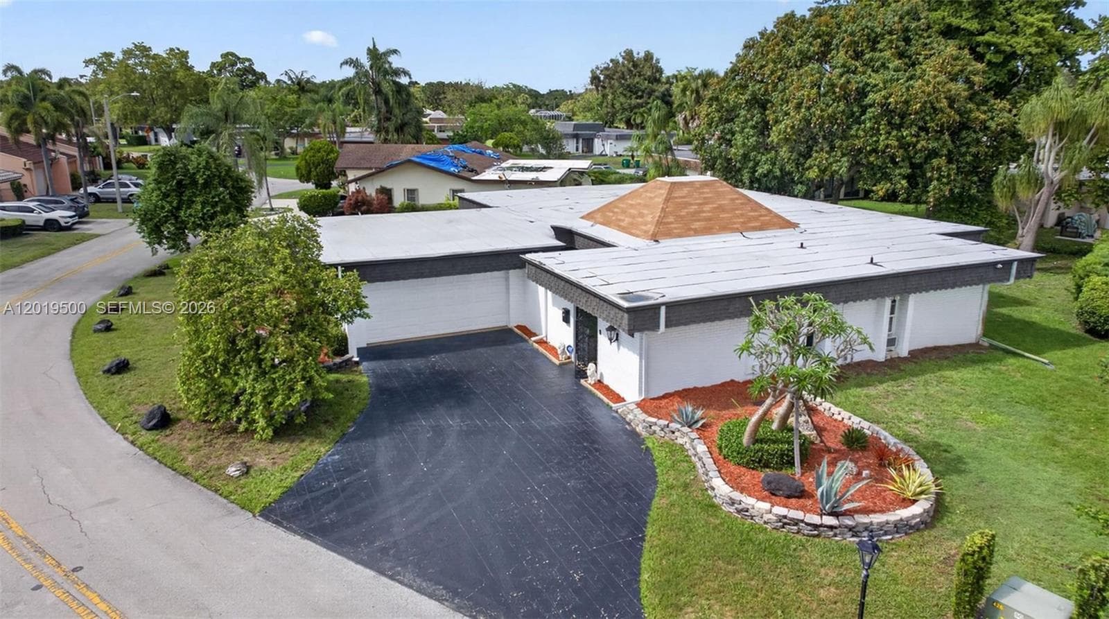 4806 Banyan Ln, Tamarac, FL 33319 photo 2