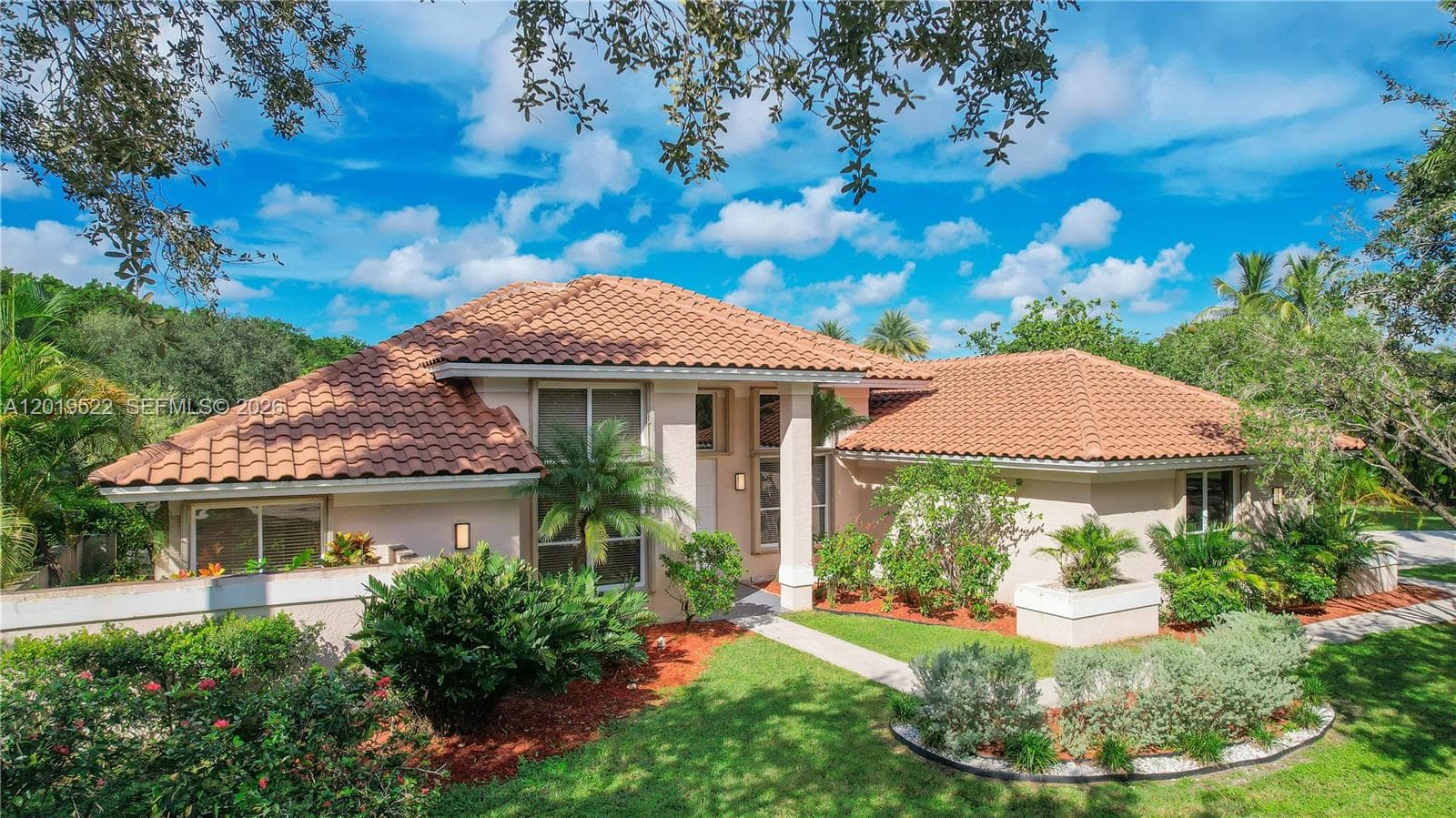 1256 S Manor Dr S, Weston, FL 33326