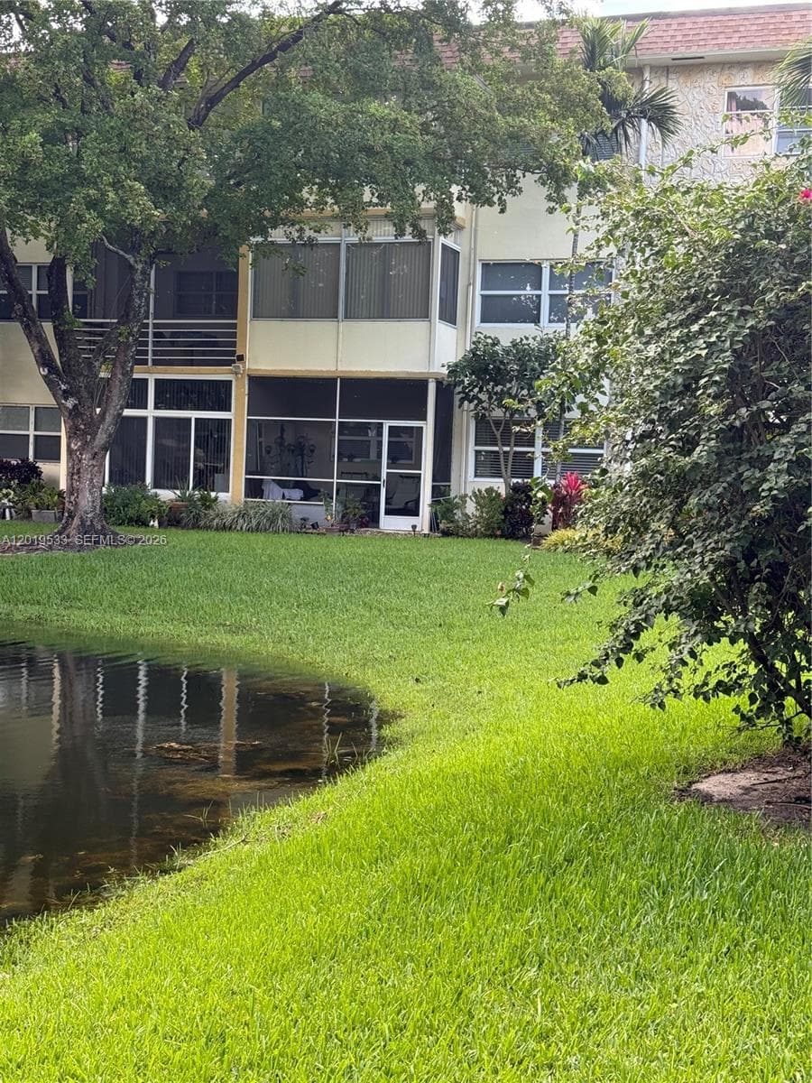 5131 W Oakland Park Blvd # 106, Lauderdale Lakes, FL 33313 photo 2
