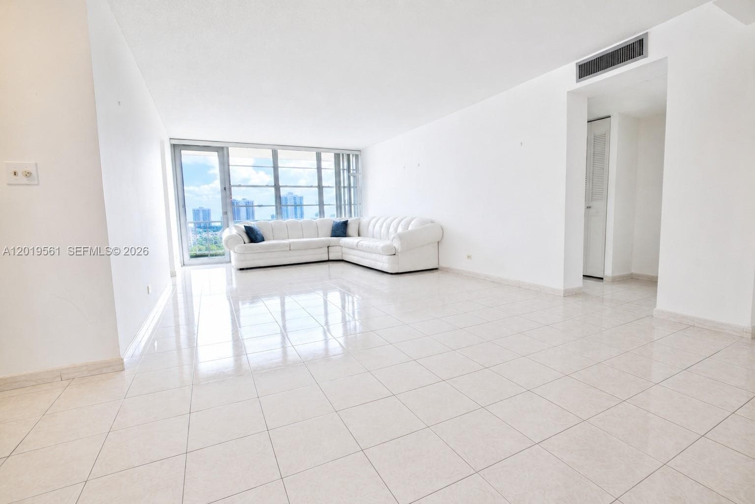 230 174th St # 1916, Sunny Isles Beach, FL 33160 photo 3