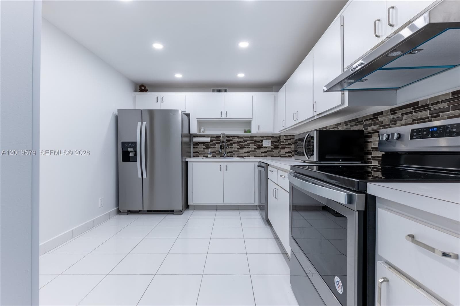 500 Three Islands Blvd # 1110, Hallandale Beach, FL 33009 photo 2