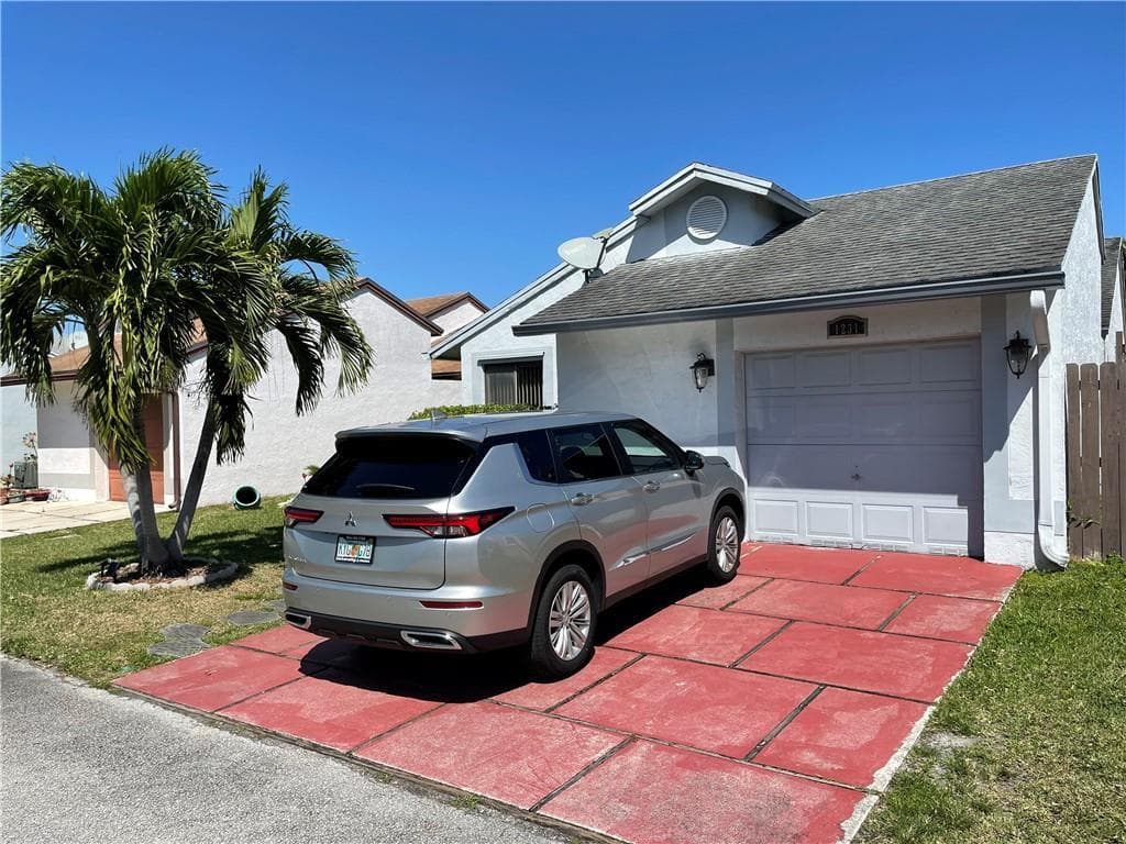 1231 SW 112th Avenue, Pembroke Pines, FL 33025 photo 2