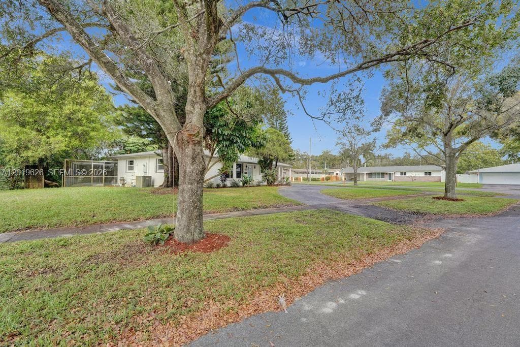 101 SW 53rd Ave, Plantation, FL 33317 photo 4
