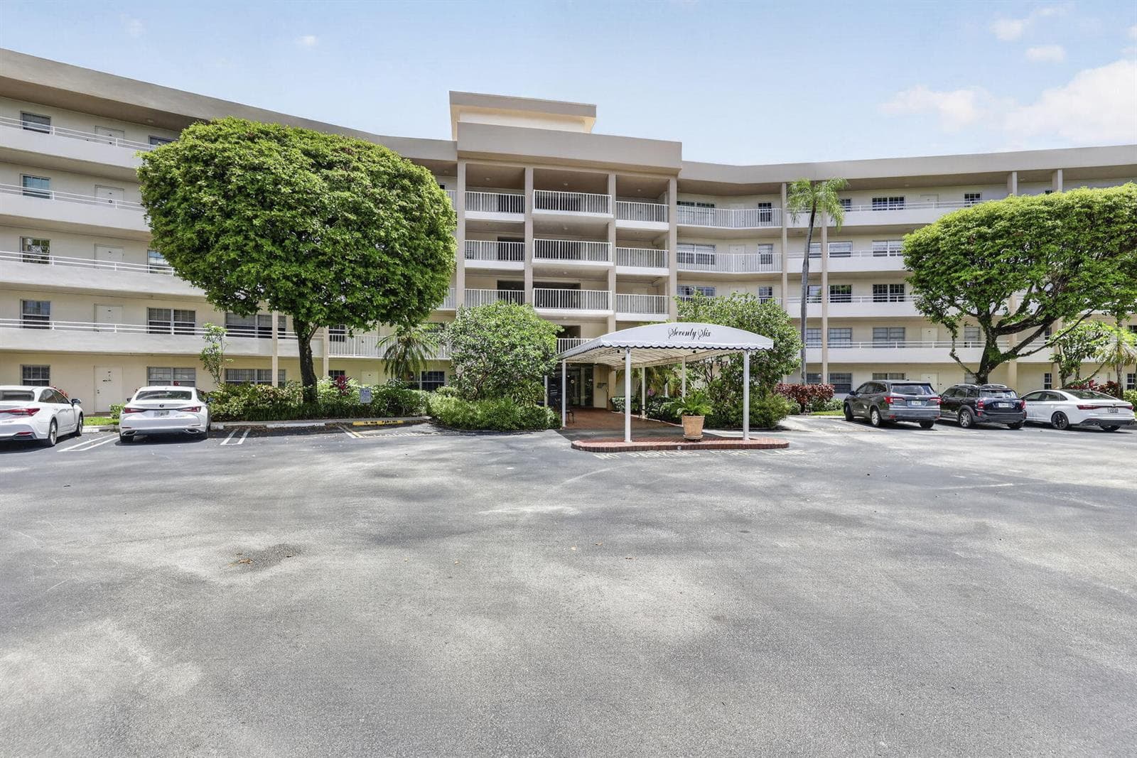 3900 Oaks Clubhouse Drive # 410, Pompano Beach, FL 33069 photo 2