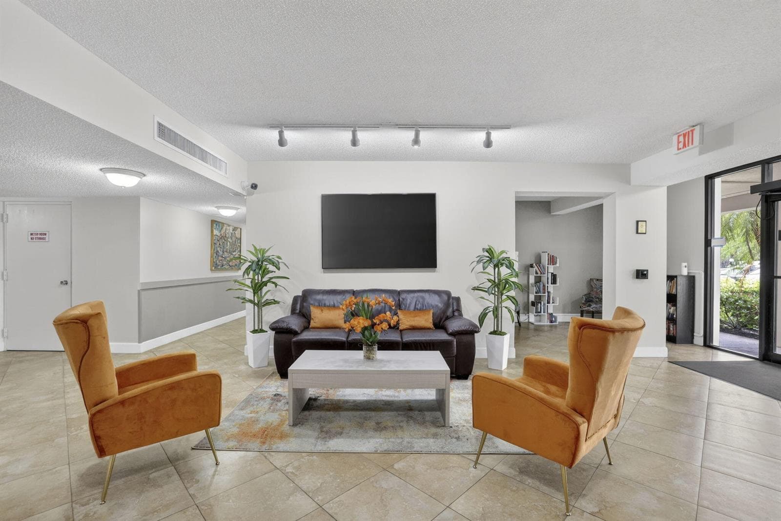 3900 Oaks Clubhouse Drive # 410, Pompano Beach, FL 33069 photo 5