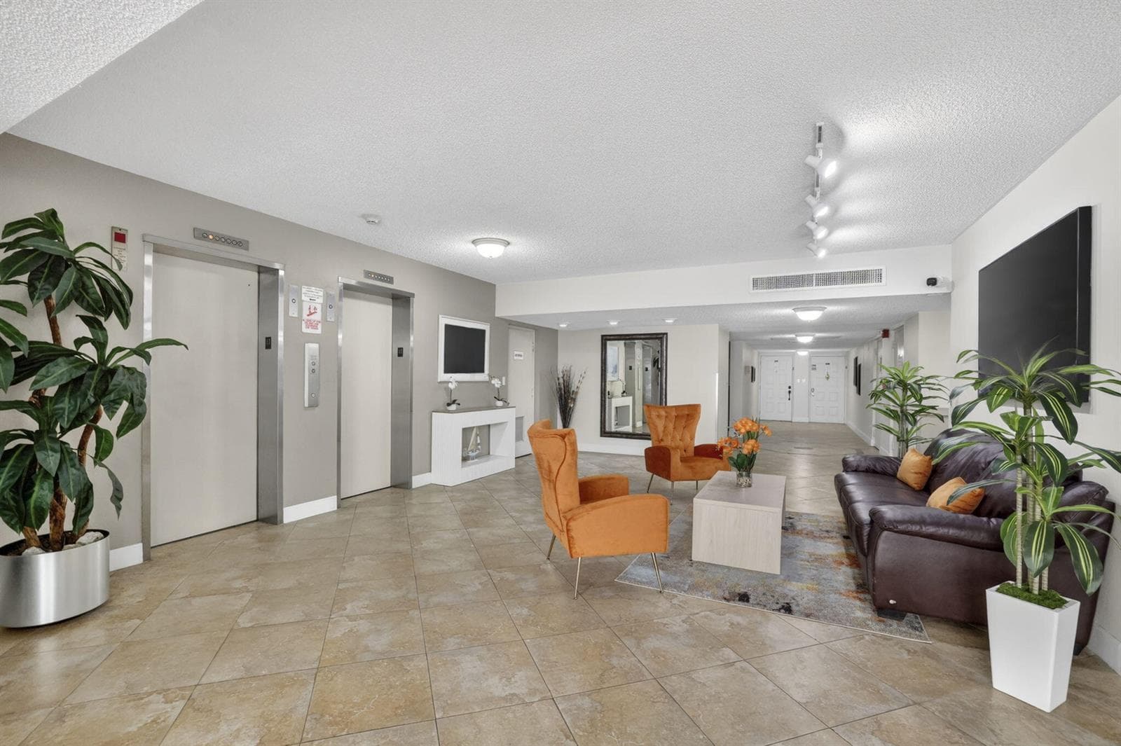 3900 Oaks Clubhouse Drive # 410, Pompano Beach, FL 33069 photo 4