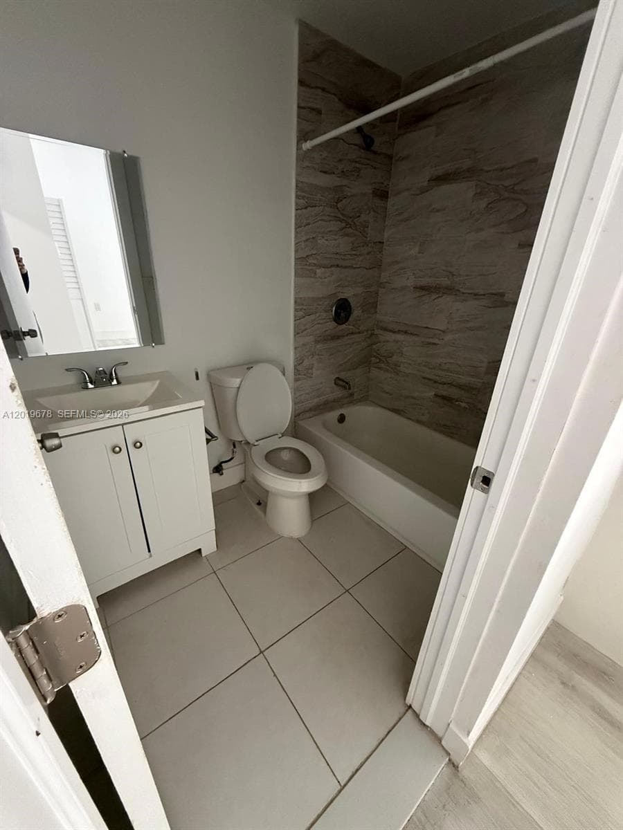 75 Glen Royal Pkwy # 3, Miami, FL 33125 photo 4