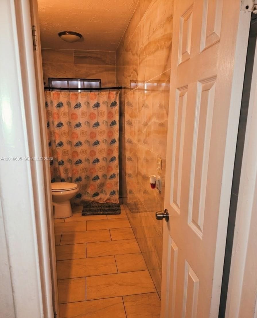 571 NE 172nd St, North Miami Beach, FL 33162 photo 5