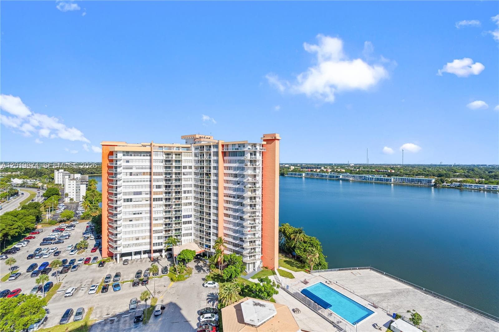 1351 NE Miami Gardens Dr # 1603E, Miami, FL 33179 photo 2