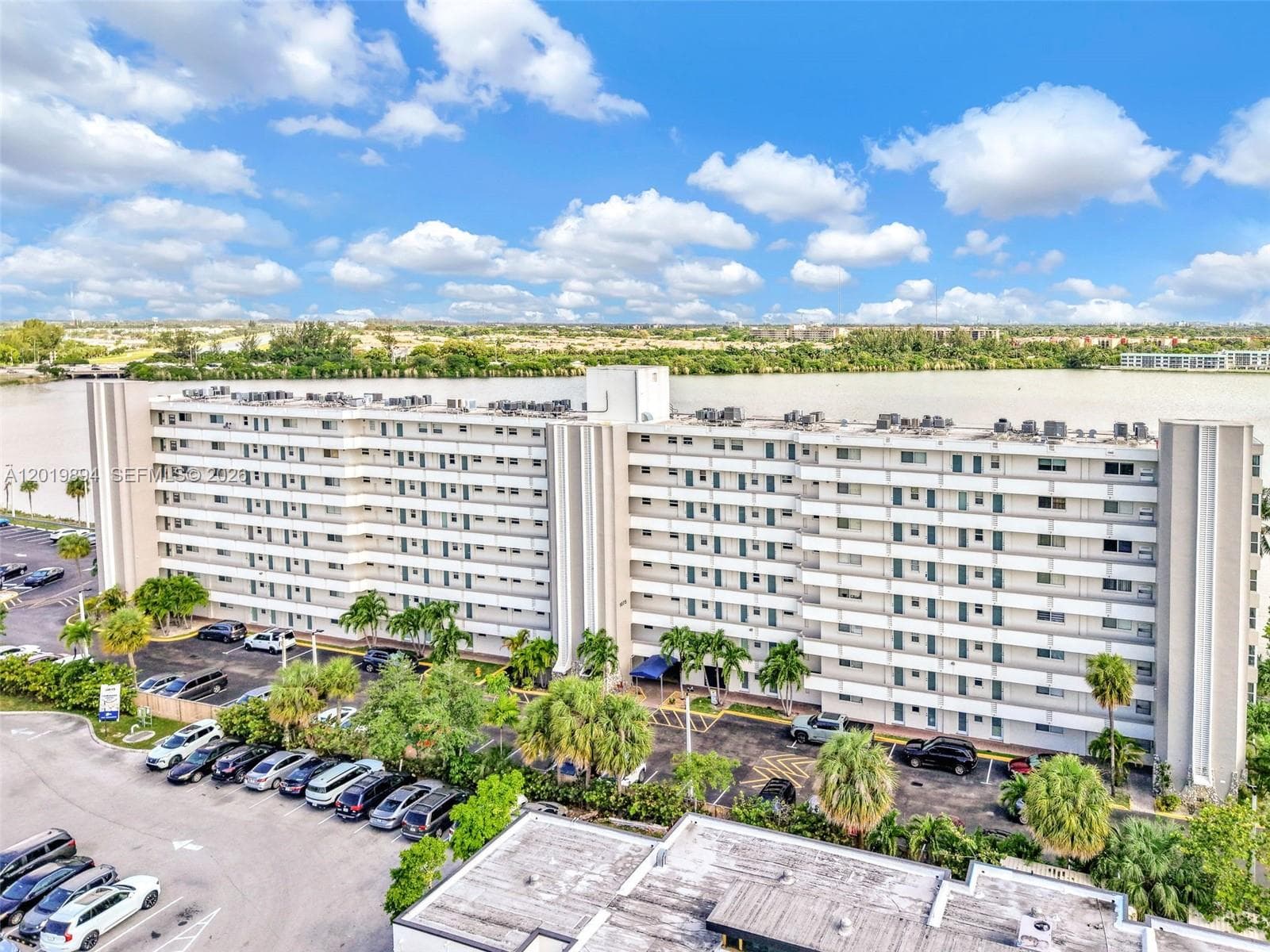 1075 NE Miami Gardens Dr # 408, Miami, FL 33179 photo 3