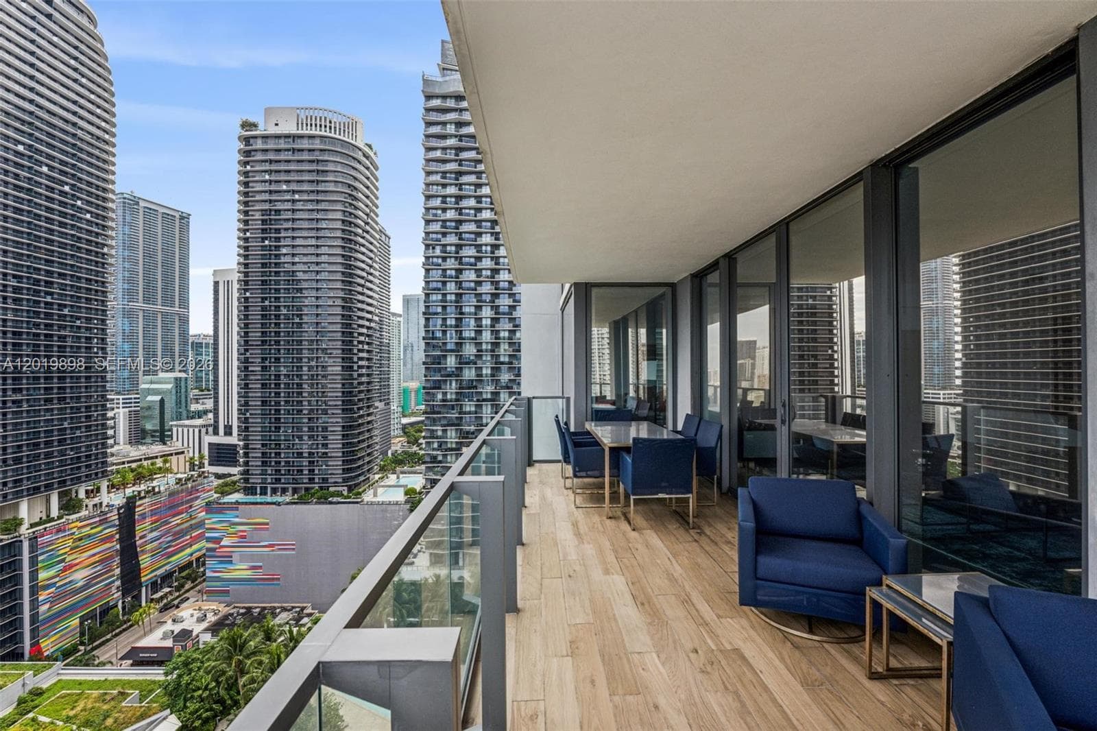 88 SW 7th St # 2111, Miami, FL 33130 photo 2