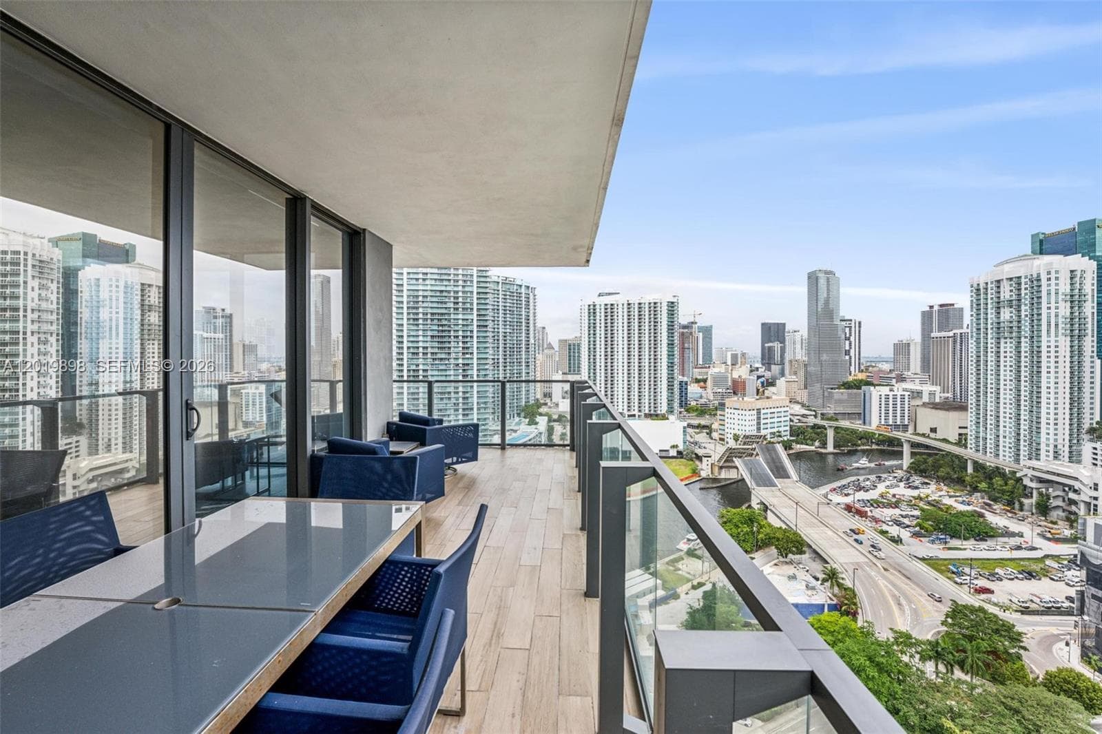 88 SW 7th St # 2111, Miami, FL 33130 photo 3