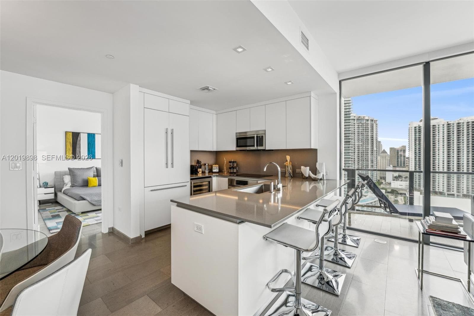 88 SW 7th St # 2111, Miami, FL 33130 photo 4
