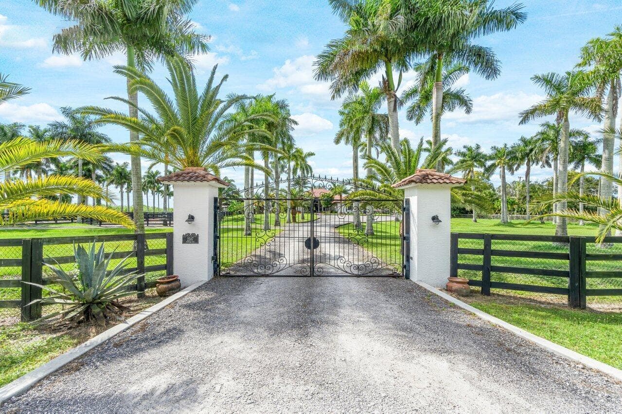 2587 Skipiks Way, Wellington, FL 33470 photo 2