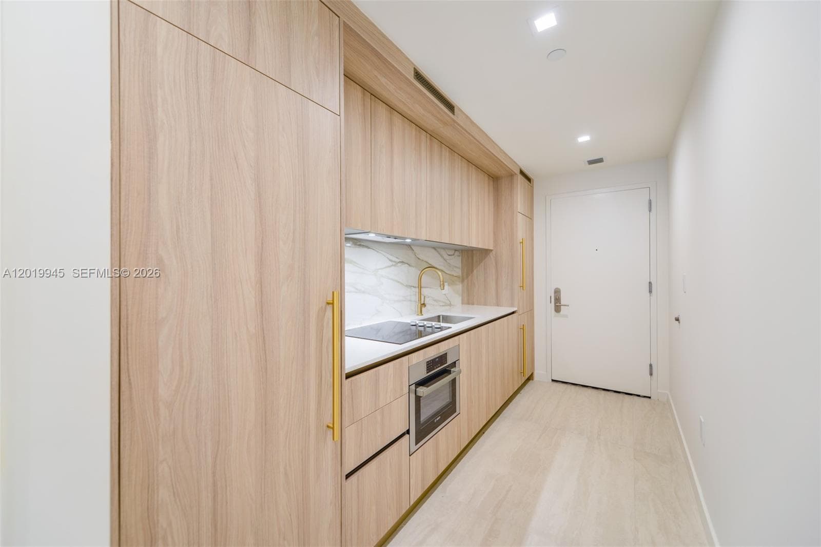 77 5th St # 2604, Miami, FL 33131 photo 3