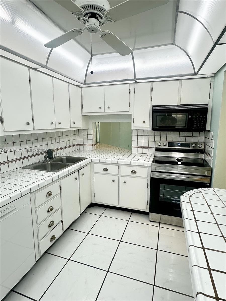 300 Galen Dr # 206, Key Biscayne, FL 33149 photo 5